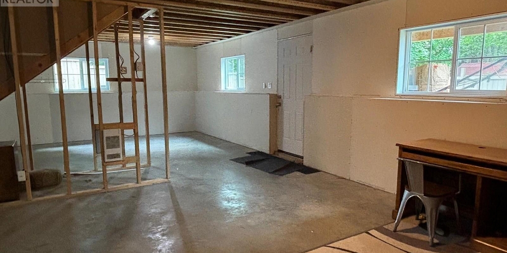 1 3239 APSLEY STREET Terrace Photo 14 1 3239 APSLEY STREET Terrace Photo 14